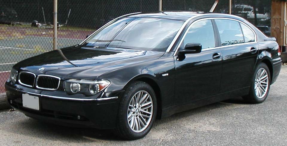 BMW 745i: 7 фото