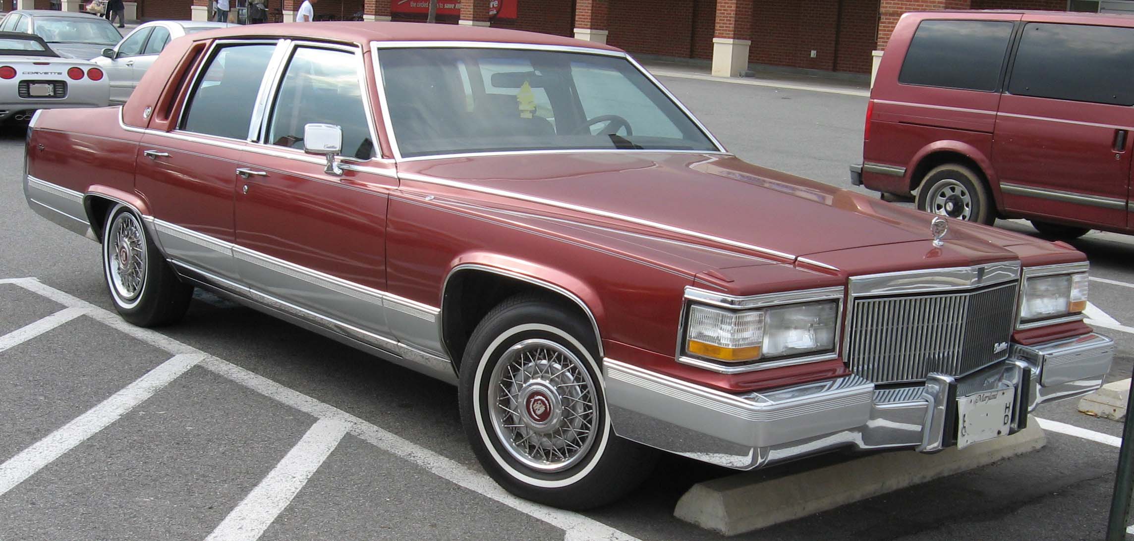 Cadillac Brougham: 7 фото