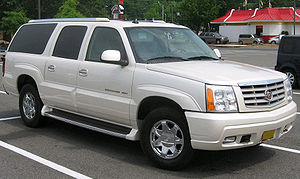 Cadillac Escalade ESV: 3 фото