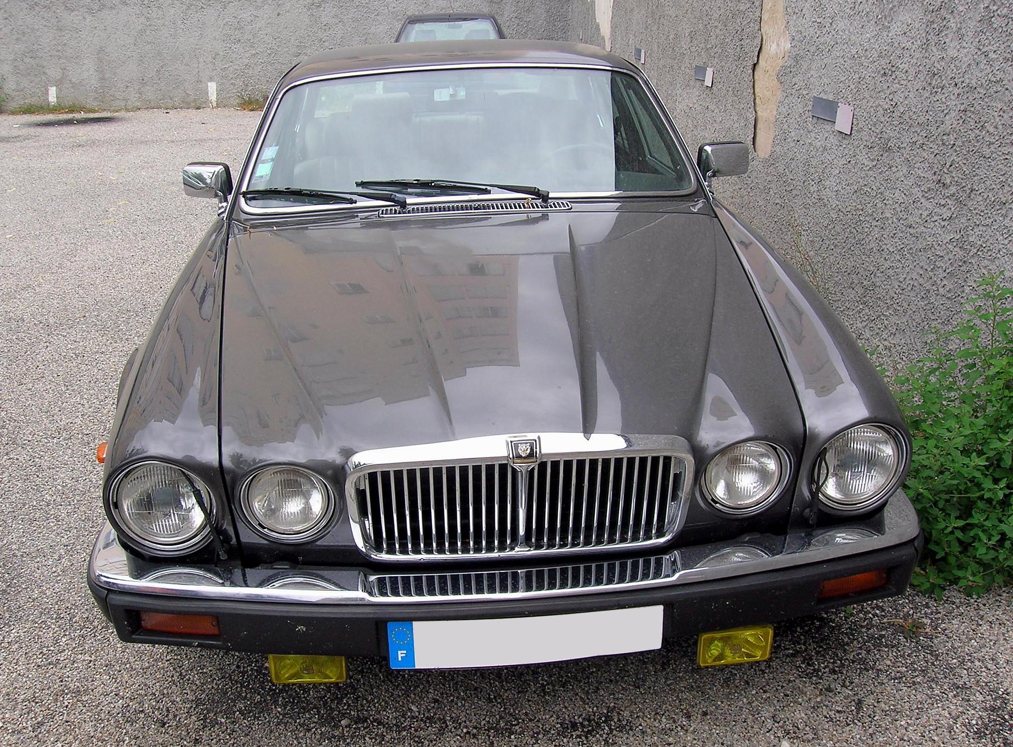 Jaguar Sovereign: 6 фото