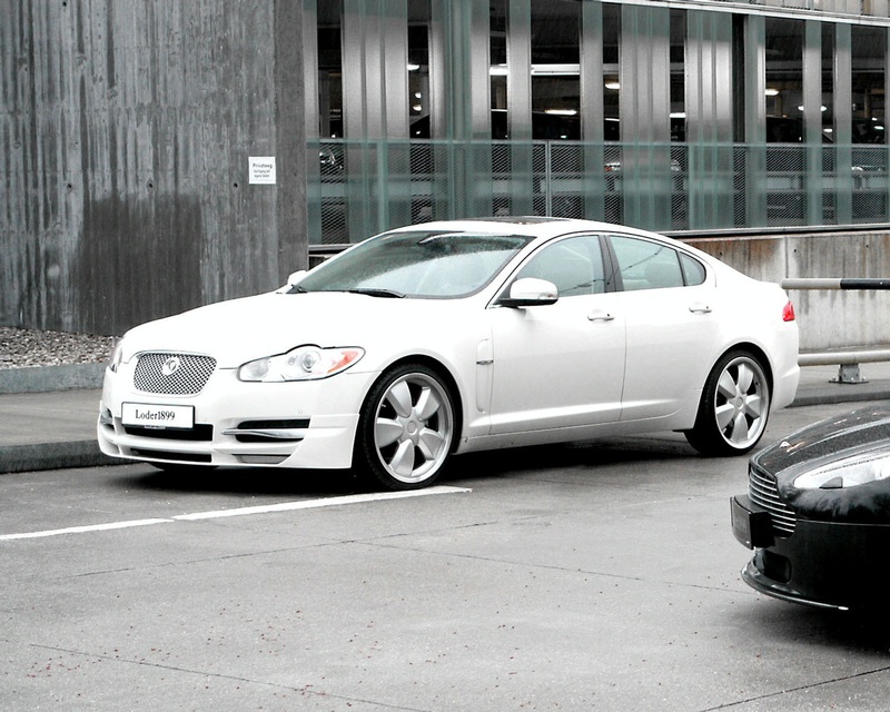 Jaguar XF: 12 фото