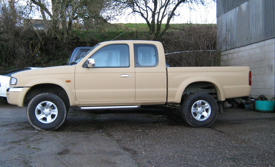 Mazda B-2500: 3 фото