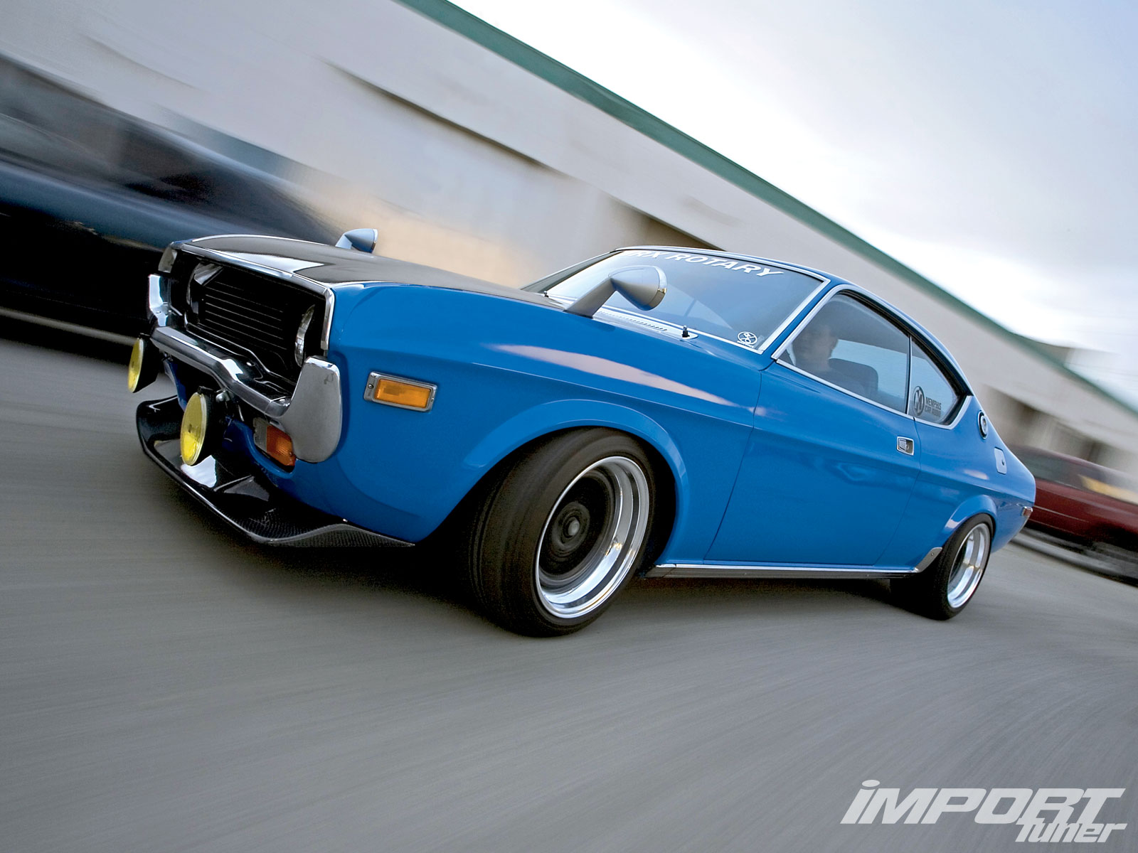 Mazda RX-4: 11 фото