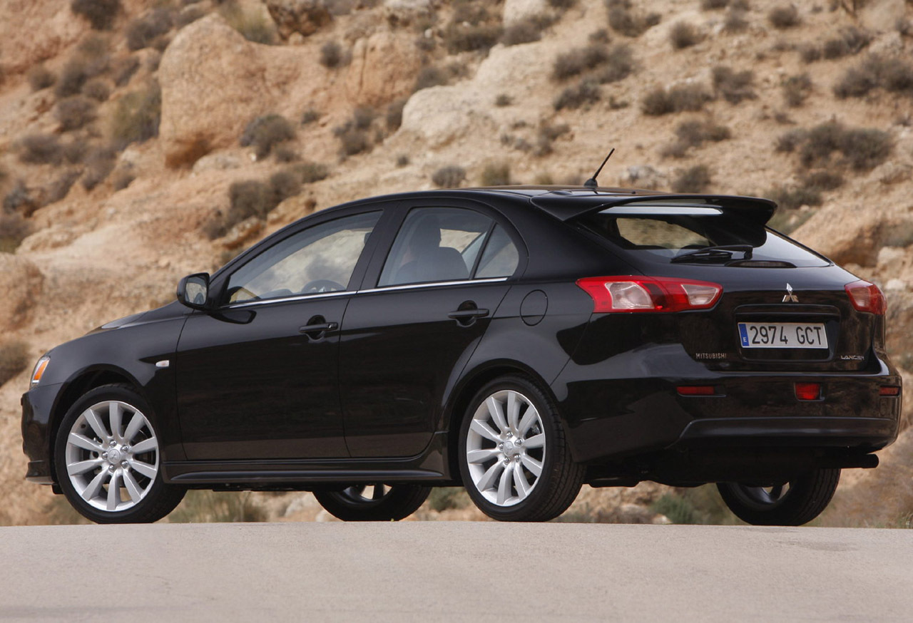 Mitsubishi Lancer Sportback: 3 фото