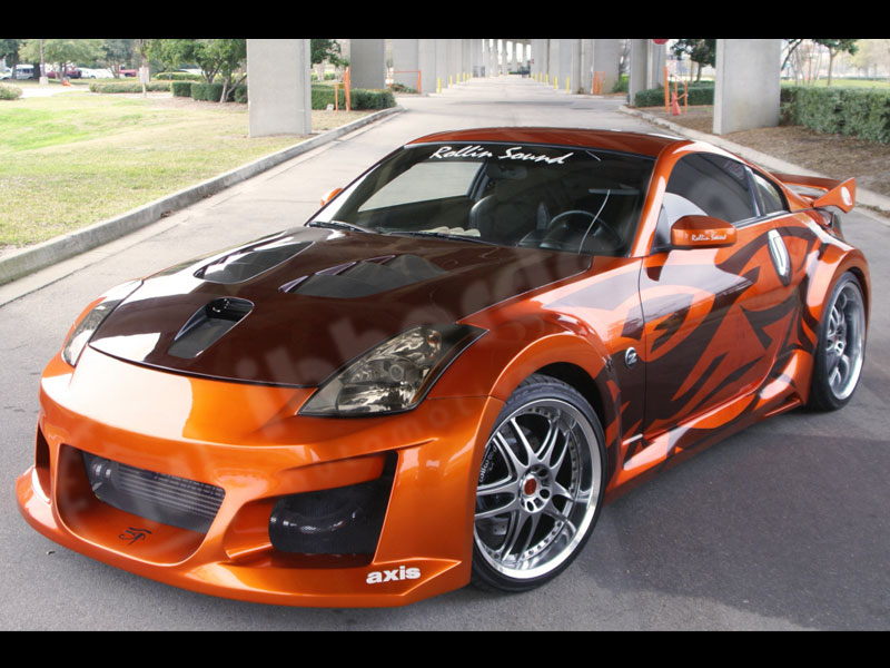 Nissan 350Z: 2 фото