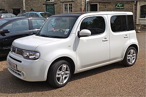 Nissan Cube: 9 фото