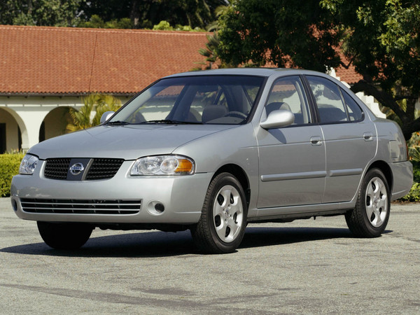 Nissan Sentra: 9 фото