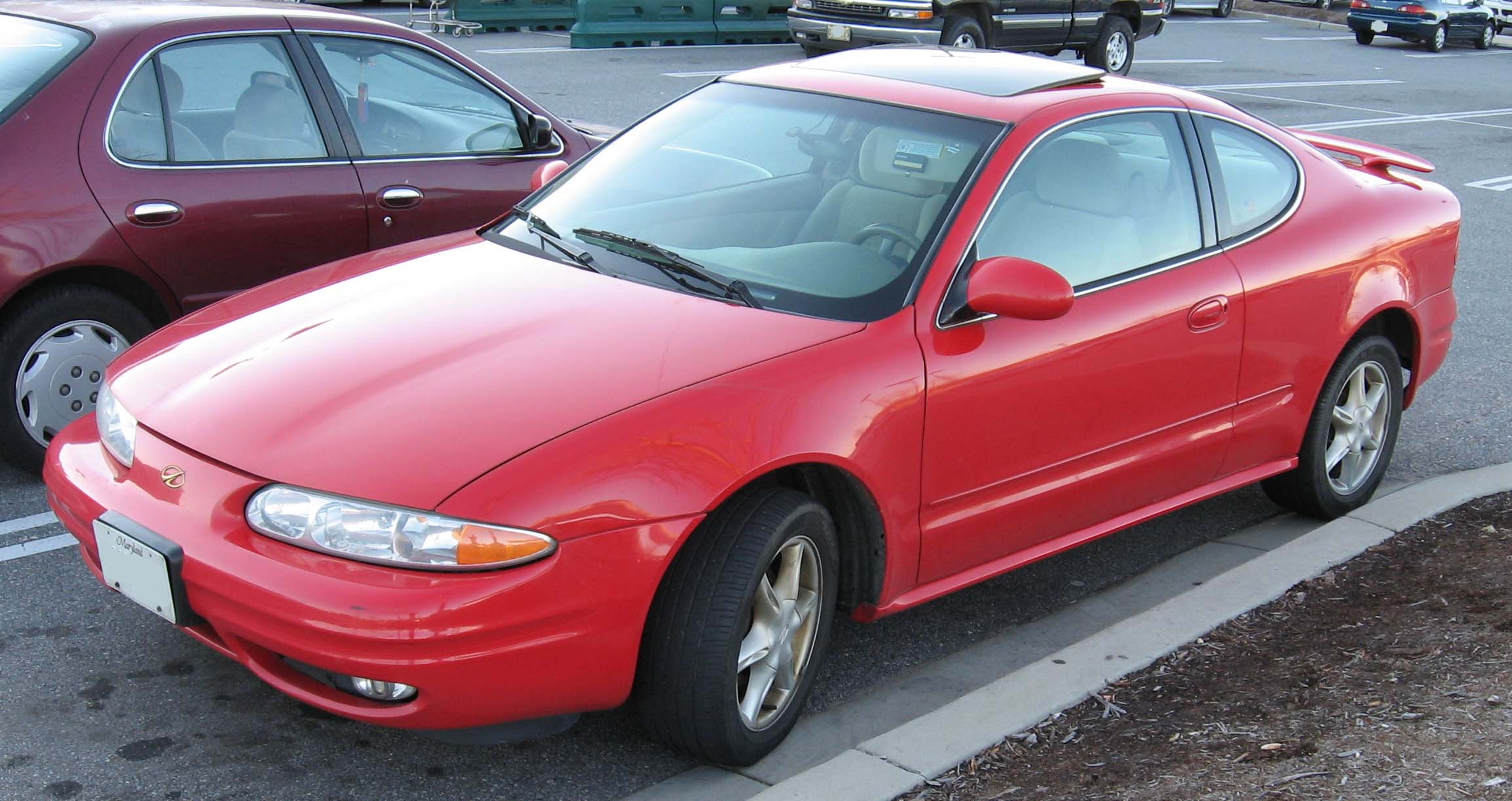 Oldsmobile Alero: 3 фото