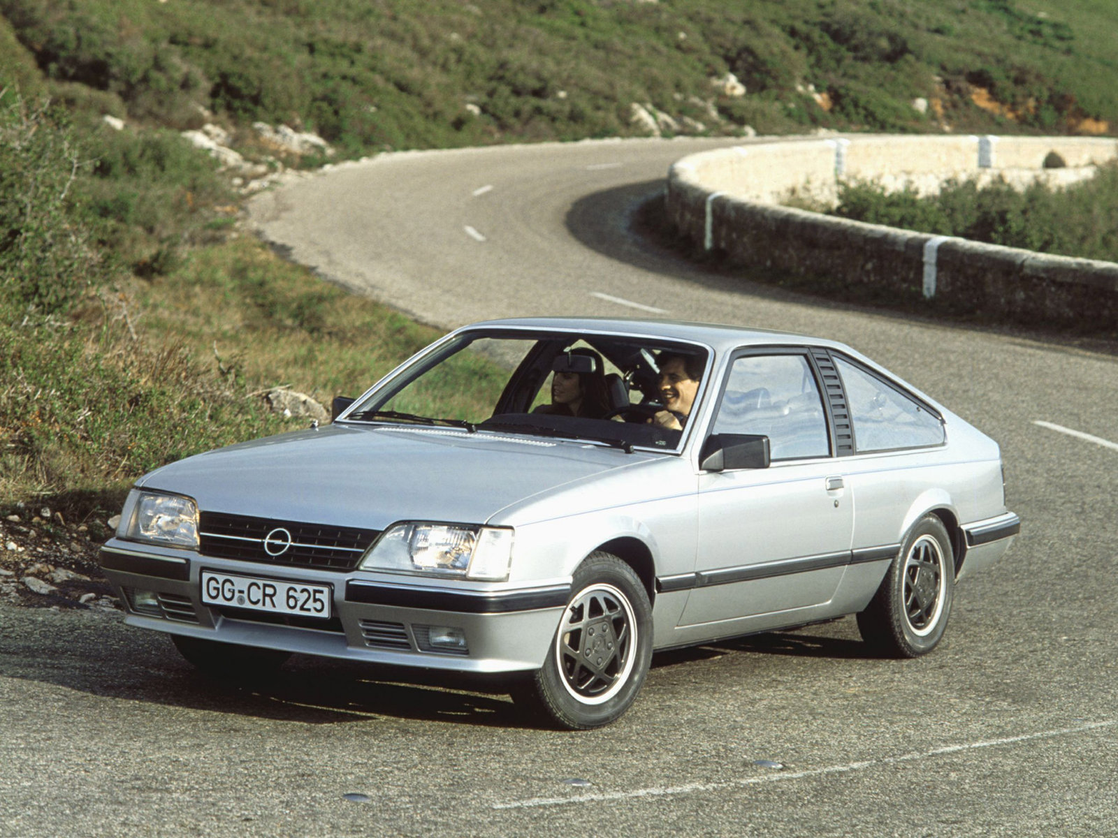 Opel Monza: 7 фото