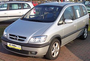 Opel Zafira: 10 фото