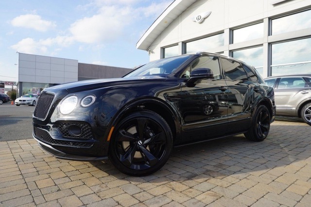 Bentley Bentayga - цена имеет значение: 11 фото