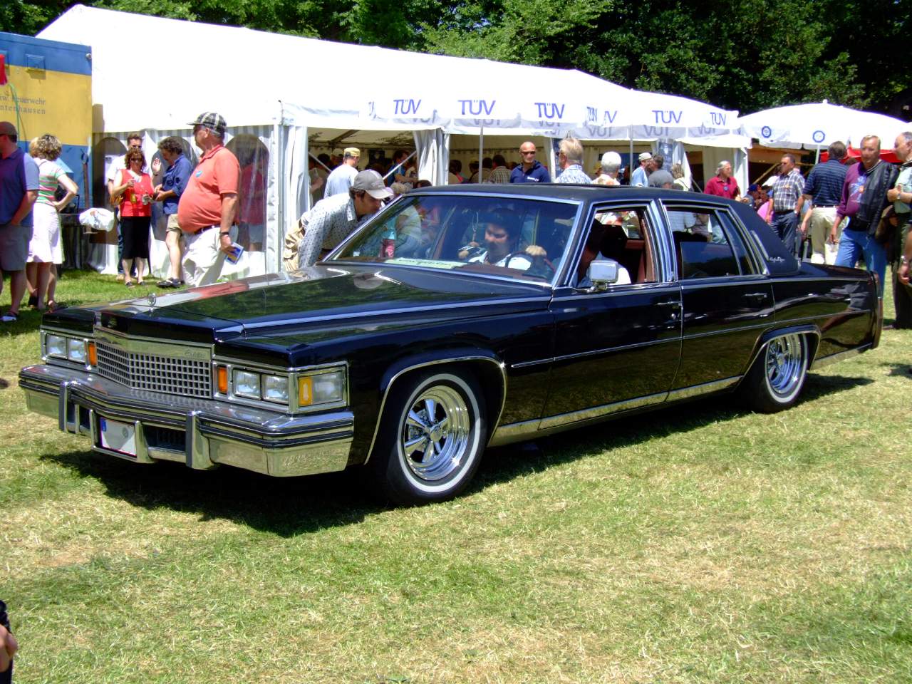 Cadillac Fleetwood: 3 фото