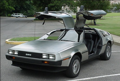 DeLorean DMC-12: 9 фото