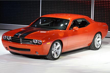 Dodge Challenger I: 8 фото