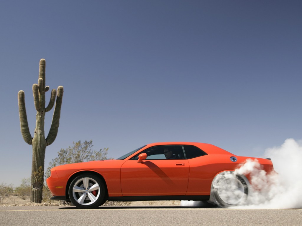 Dodge Challenger: 9 фото