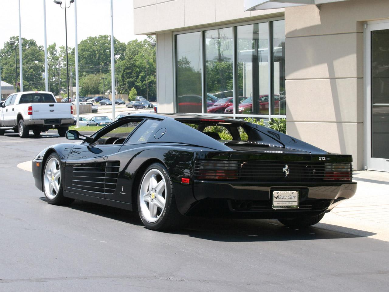 Ferrari 512: 8 фото