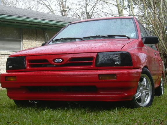 Ford Festiva: 12 фото