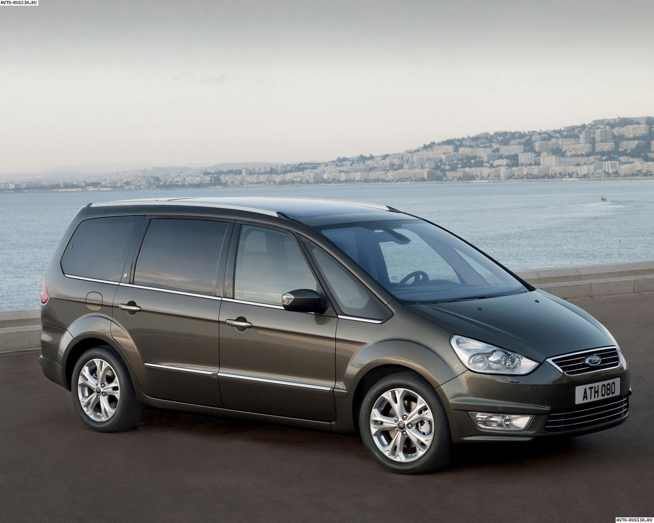 Ford Galaxy: 2 фото