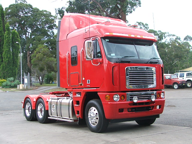 Freightliner Argosy: 10 фото