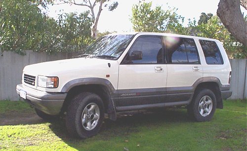 Holden Jackaroo: 9 фото