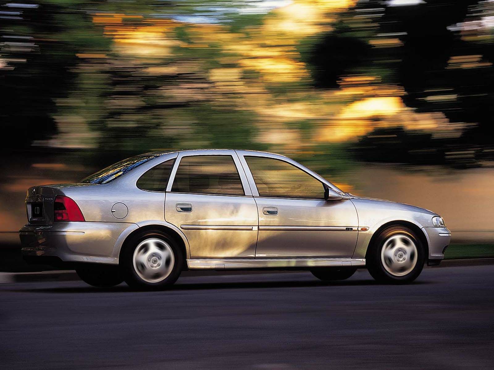 Holden Vectra: 6 фото