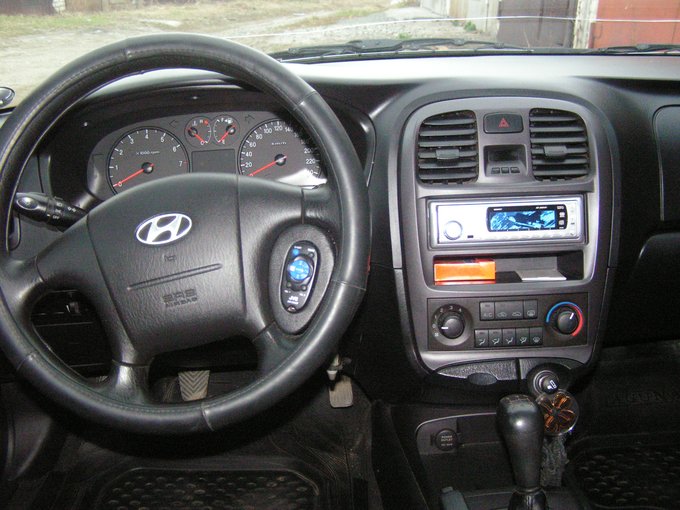 Hyundai Sonata V: 08 фото