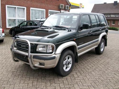 Isuzu Trooper: 12 фото