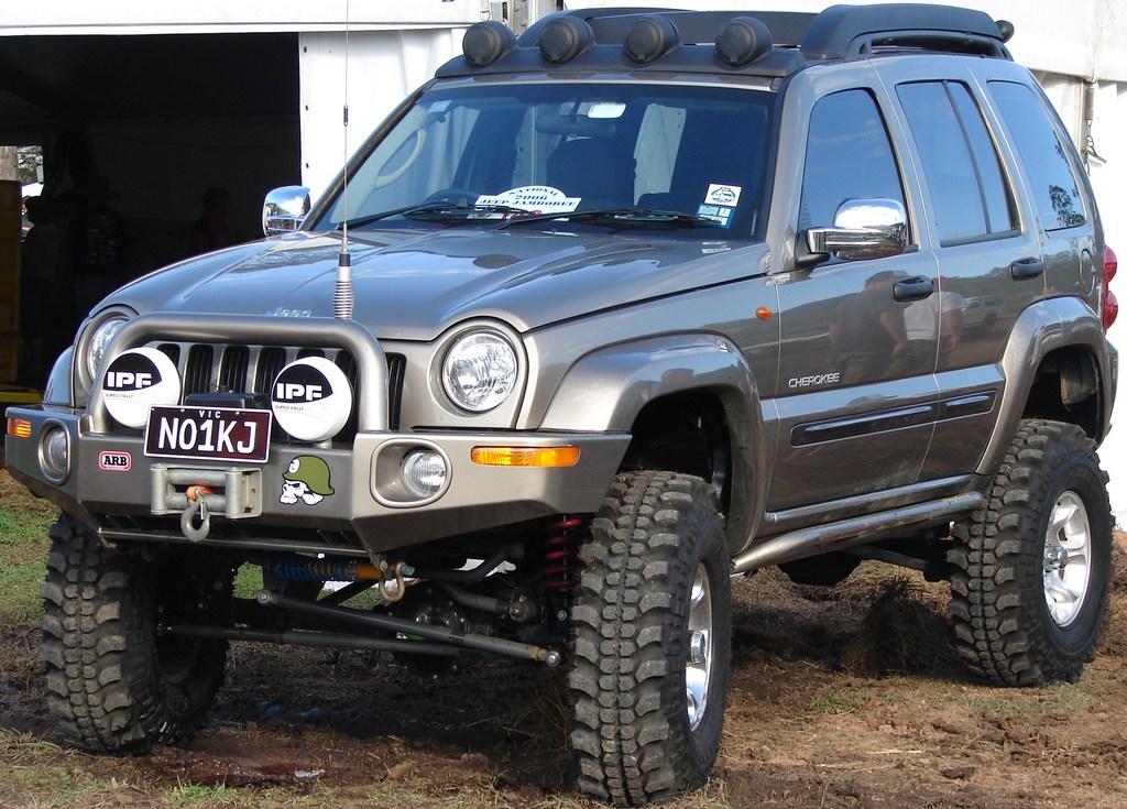 Jeep Cherokee KJ: 2 фото