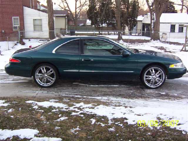 Lincoln Mark VIII: 9 фото