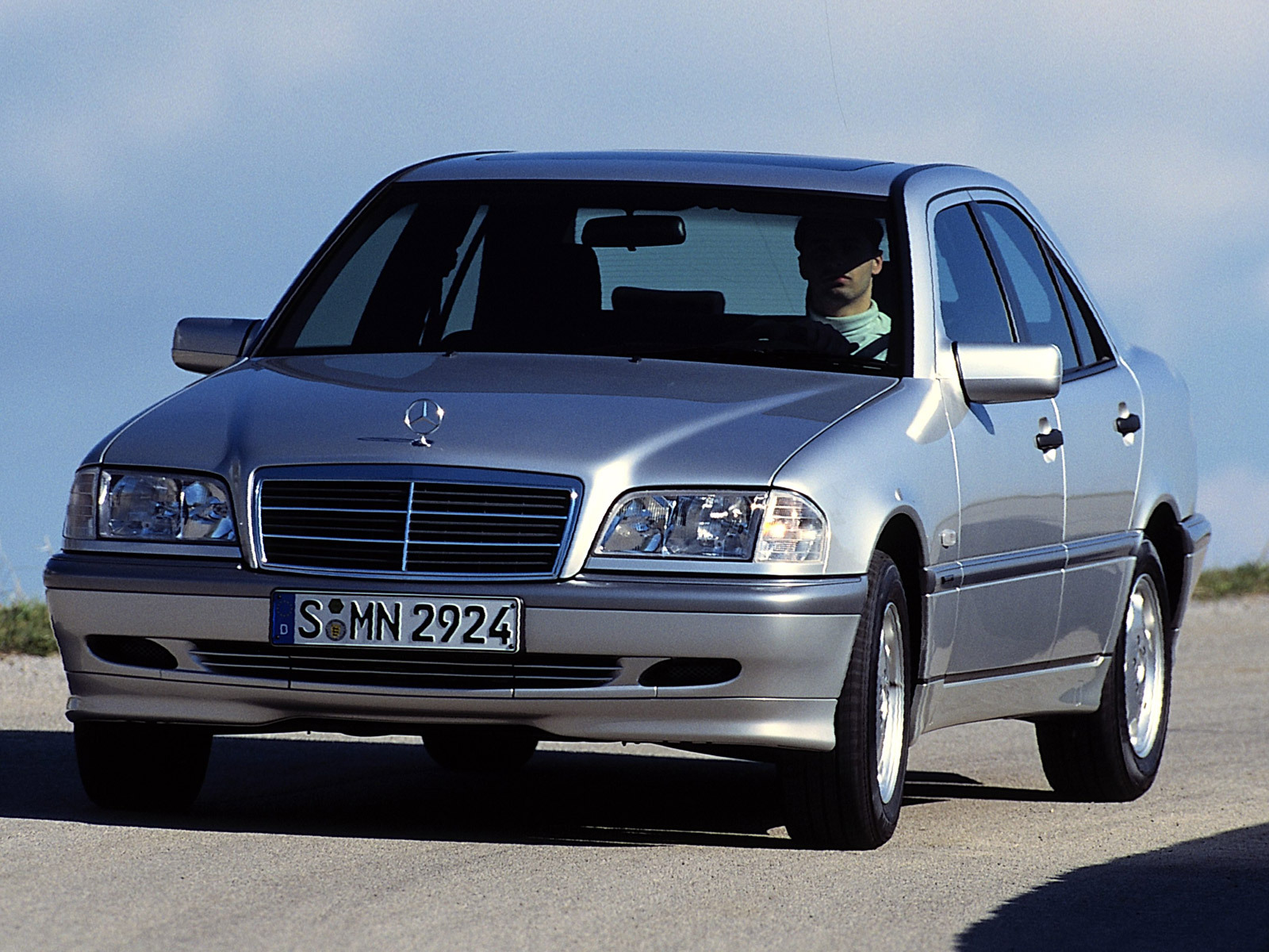 Mercedes C-class W202: 4 фото