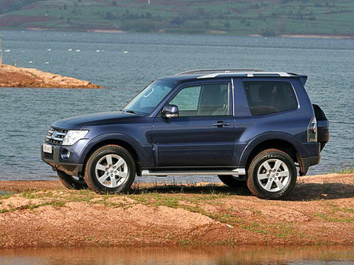 Mitsubishi Pajero IV 3D: 10 фото