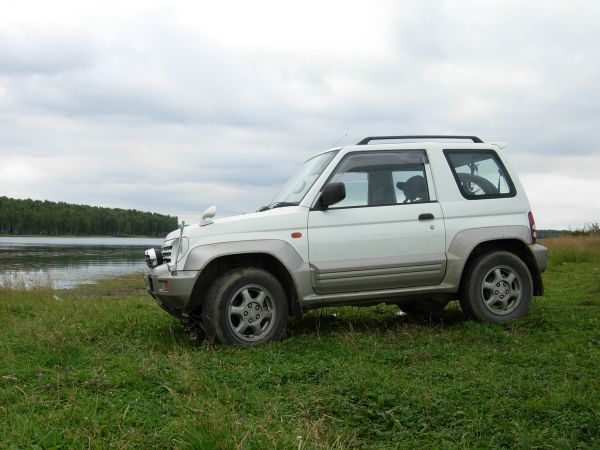 Mitsubishi Pajero Junior: 12 фото