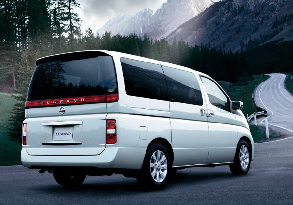 Nissan Elgrand: 6 фото