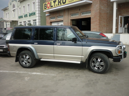 Nissan Patrol Y60: 10 фото