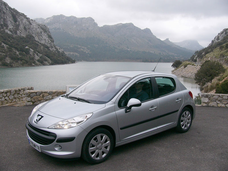 Peugeot 207: 7 фото