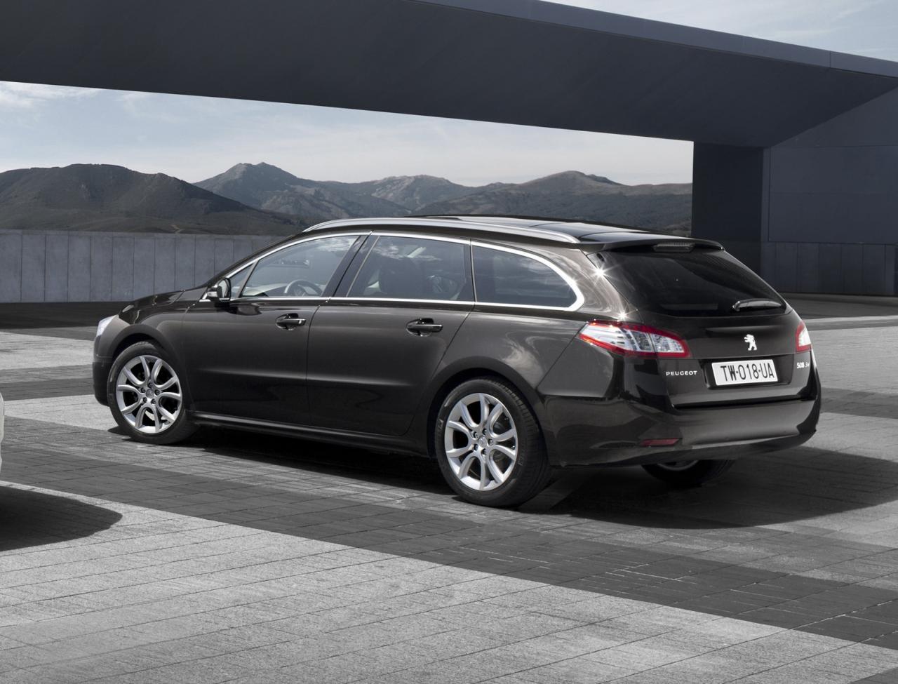 Peugeot 508 SW: 11 фото