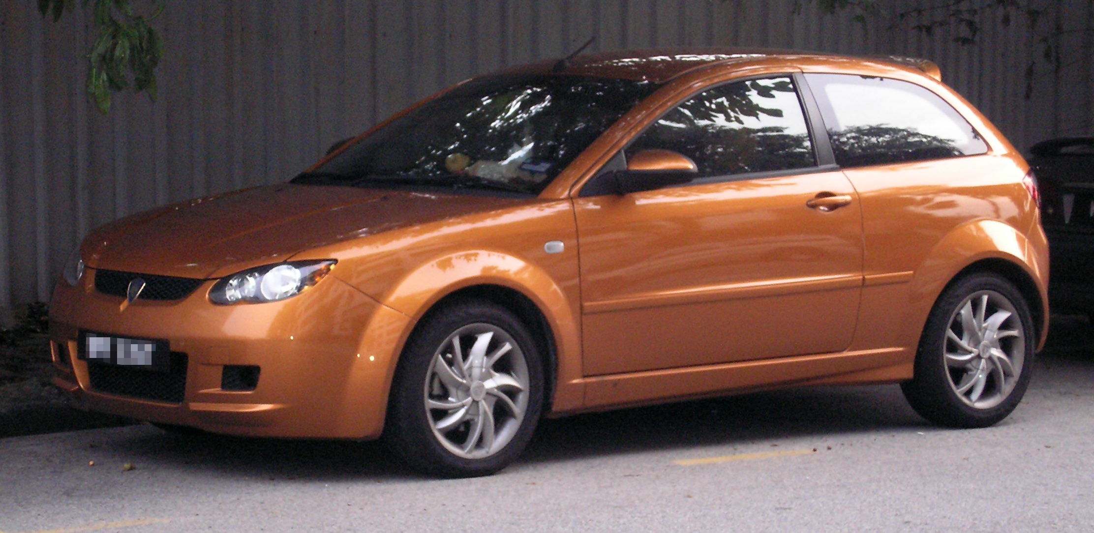 Proton Satria: 3 фото