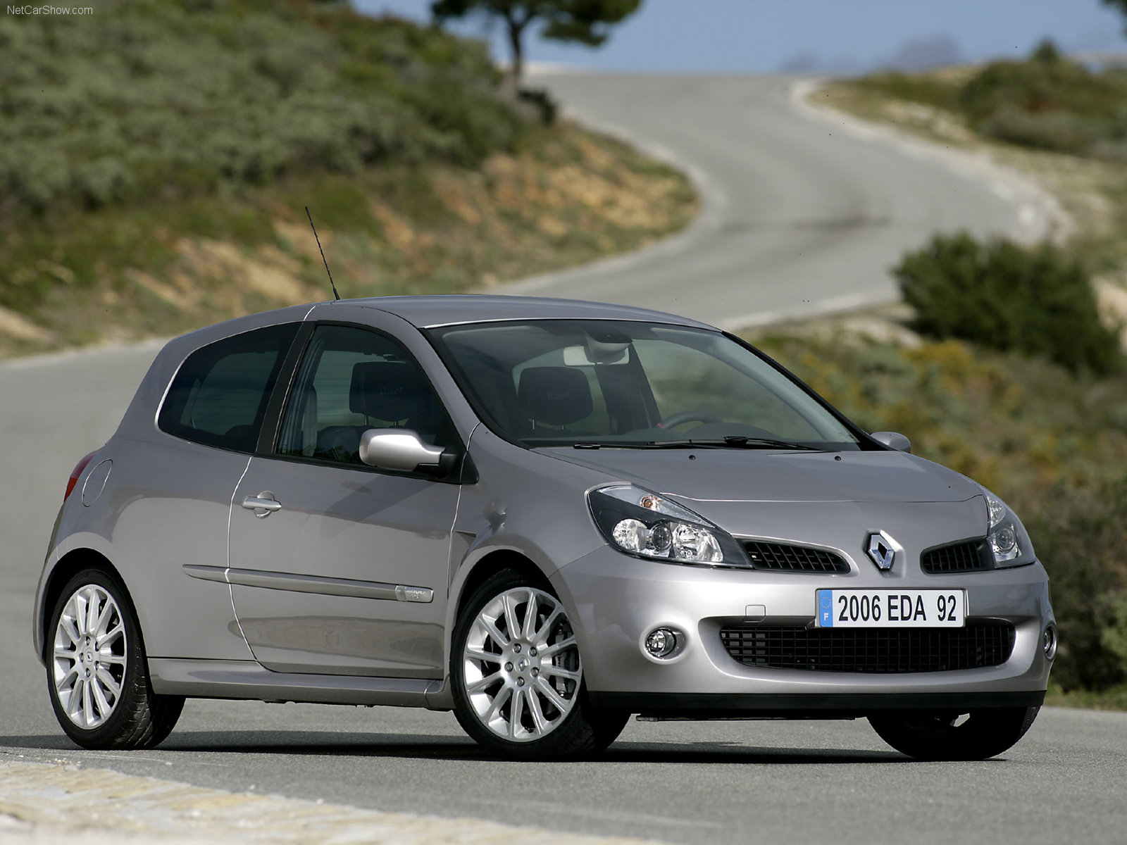 Renault Clio Sport: 9 фото