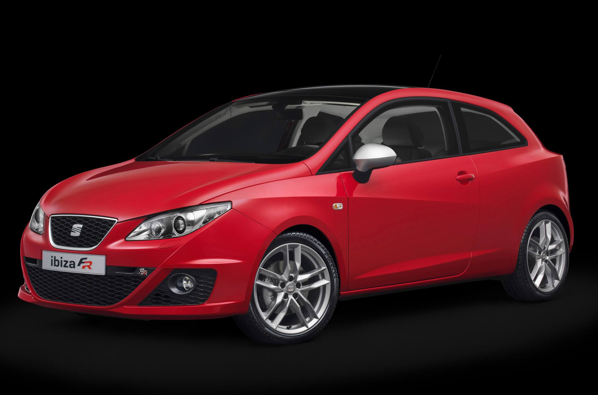 SEAT Ibiza FR: 3 фото