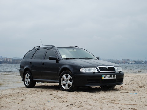 Skoda Octavia Tour Combi: 6 фото