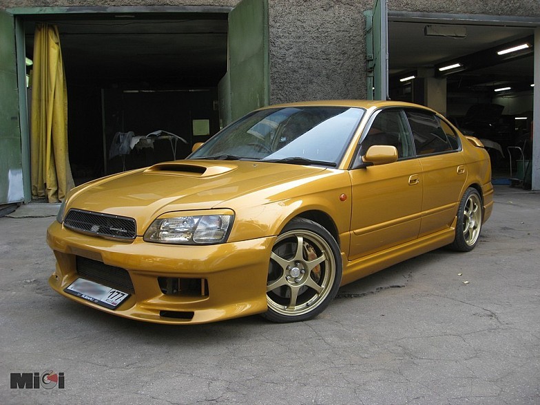 Subaru Legacy: 6 фото