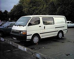 Toyota Hiace: 2 фото