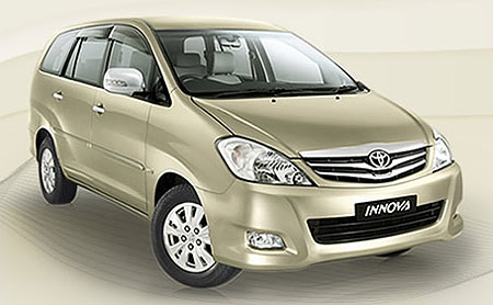 Toyota Innova: 3 фото