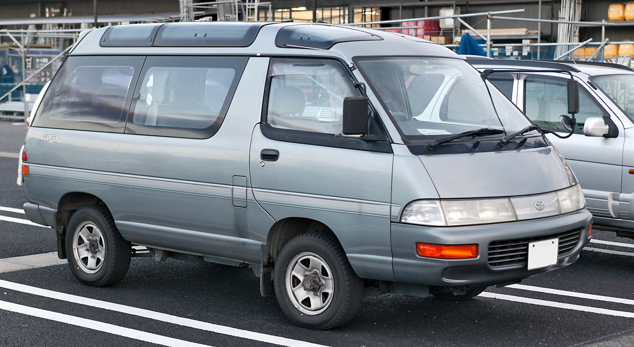 Toyota Town Ace: 12 фото