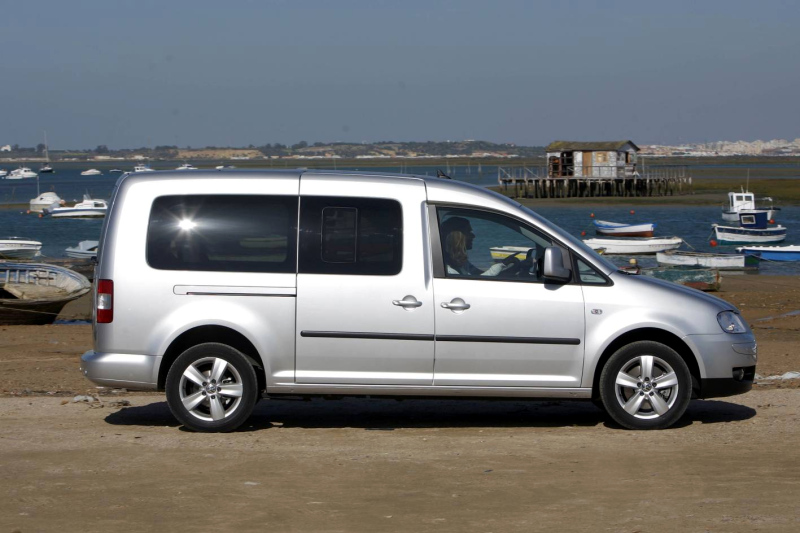 Volkswagen Caddy Maxi Life: 2 фото