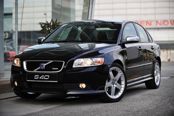 Volvo S40: 12 фото