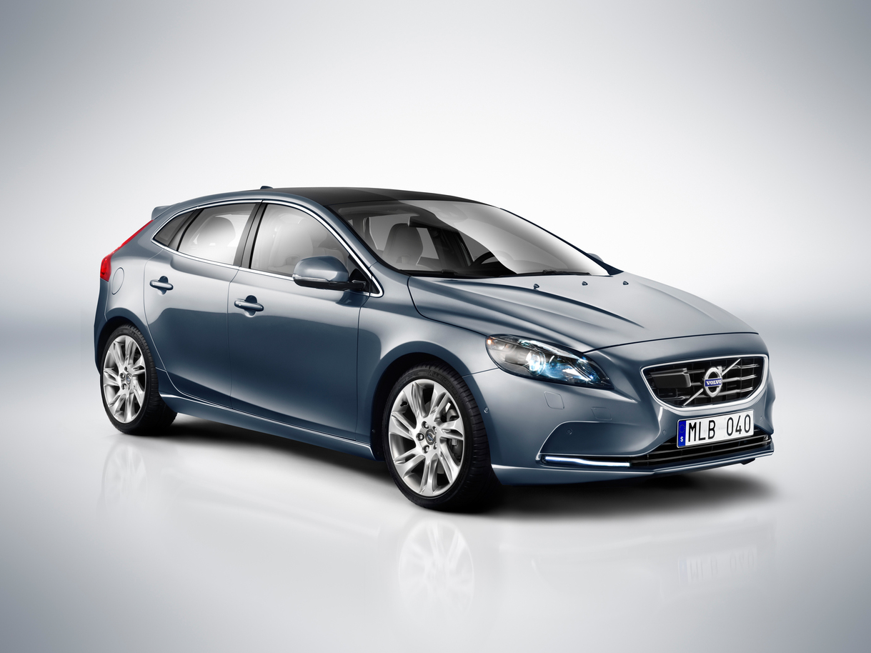 Volvo V40 I: 10 фото