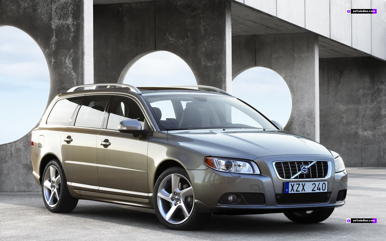 Volvo V70 I: 8 фото